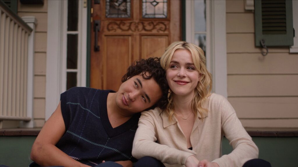 Sweethearts (MAX) Nico Hiraga Kiernan Shipka