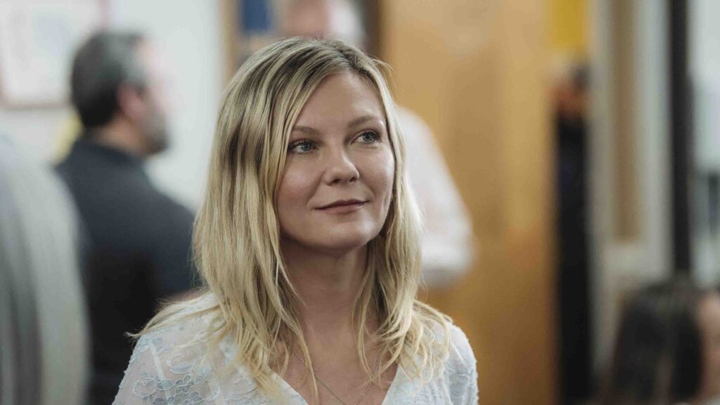 Roof man (Paramount Pictures) Kirsten Dunst