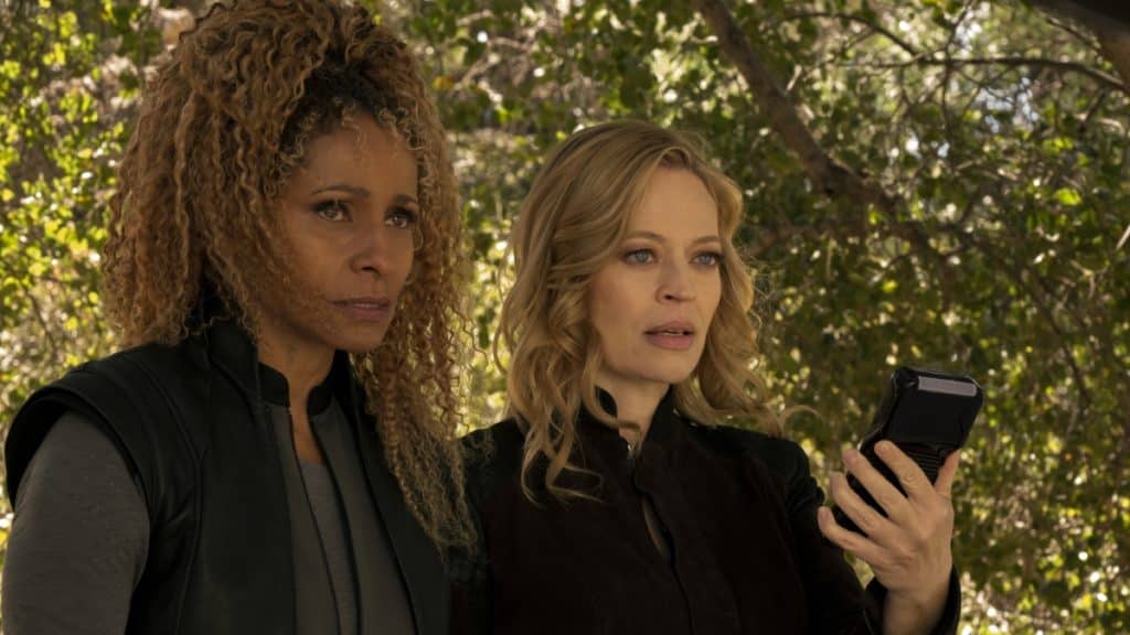 Star Trek: Picard Fly Me to The Moon Michelle Hurd and Jeri Ryan