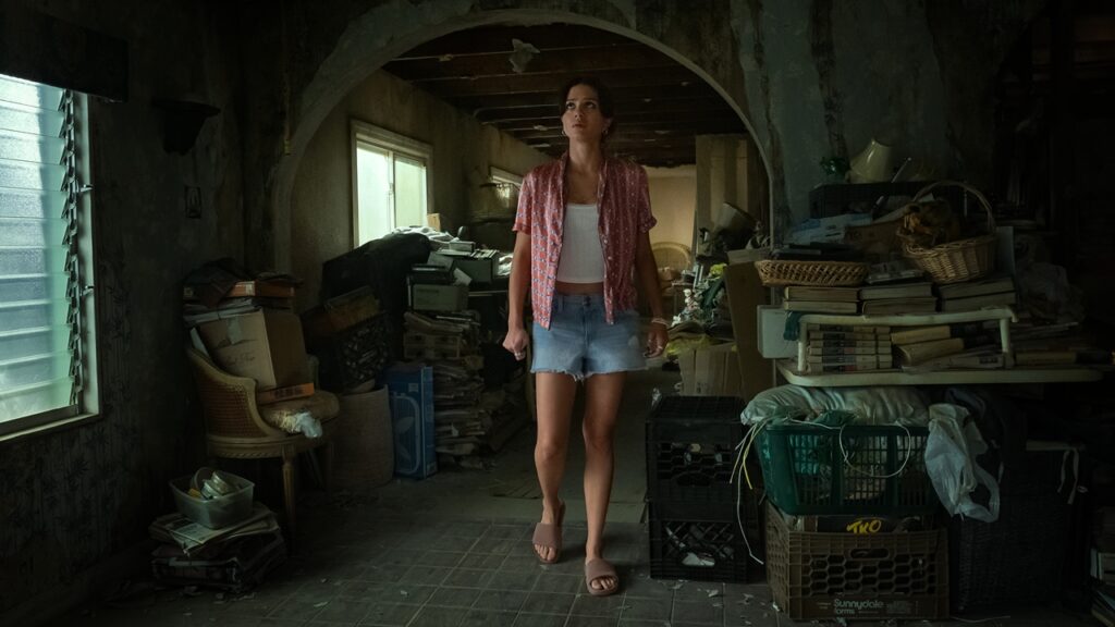 The Rip (Netflix) Sasha Calle